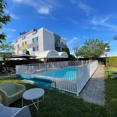 Hotel Restaurant Kyriad Direct Dijon Nord - Zenith - Toison D'Or Ngoại thất bức ảnh