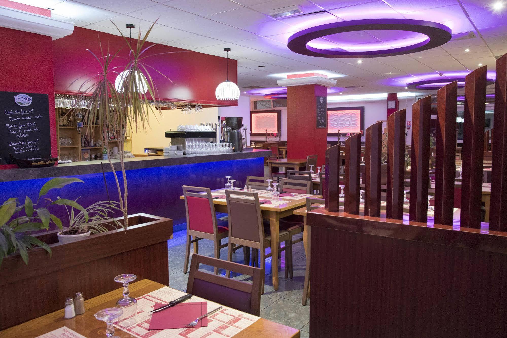 Hotel Restaurant Kyriad Direct Dijon Nord - Zenith - Toison D'Or Ngoại thất bức ảnh