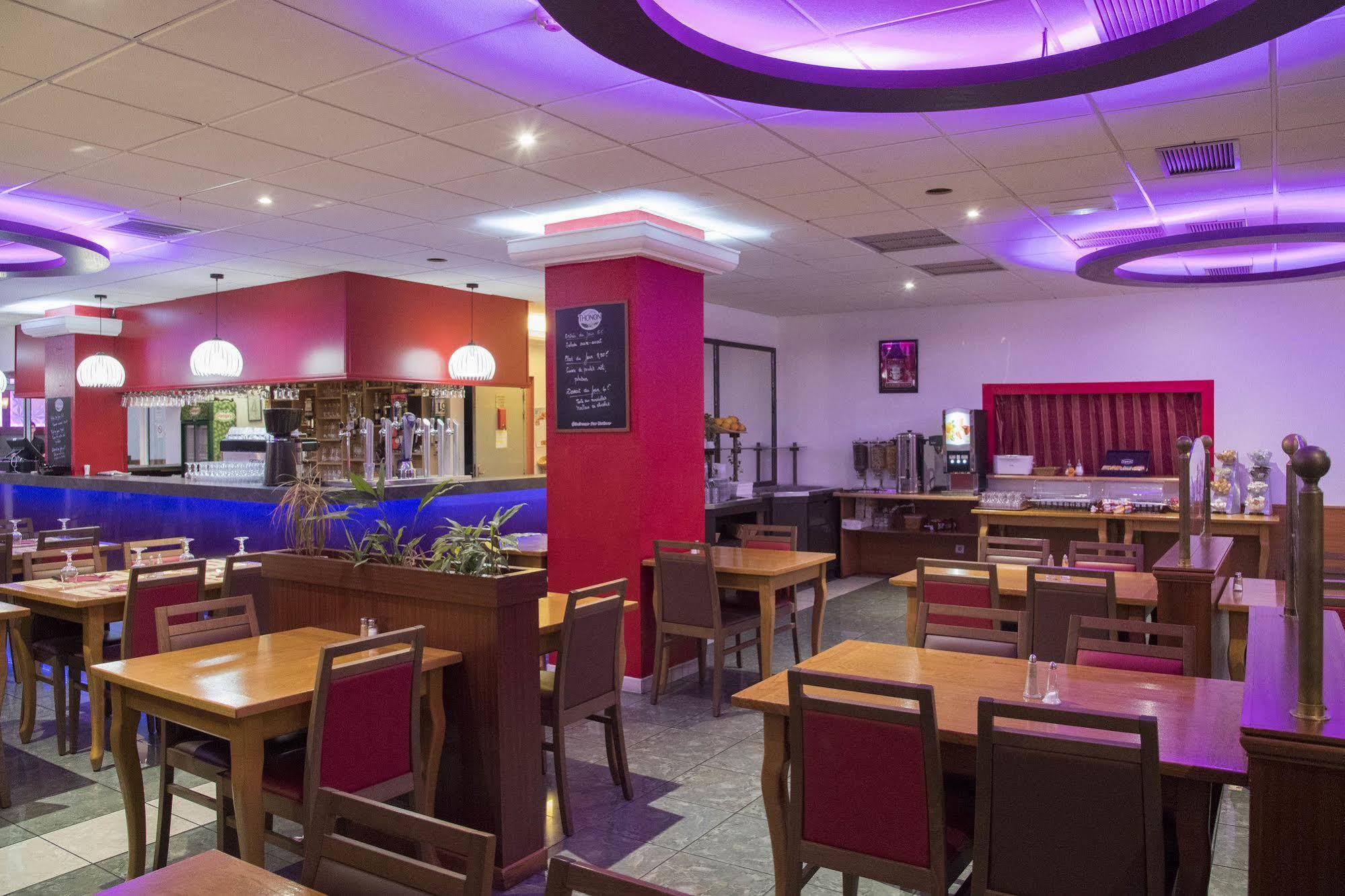 Hotel Restaurant Kyriad Direct Dijon Nord - Zenith - Toison D'Or Ngoại thất bức ảnh