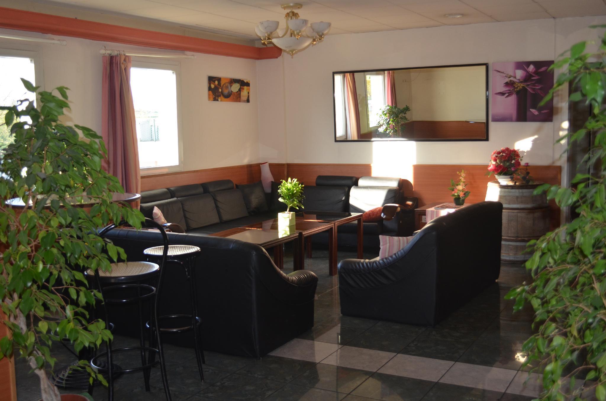 Hotel Restaurant Kyriad Direct Dijon Nord - Zenith - Toison D'Or Ngoại thất bức ảnh