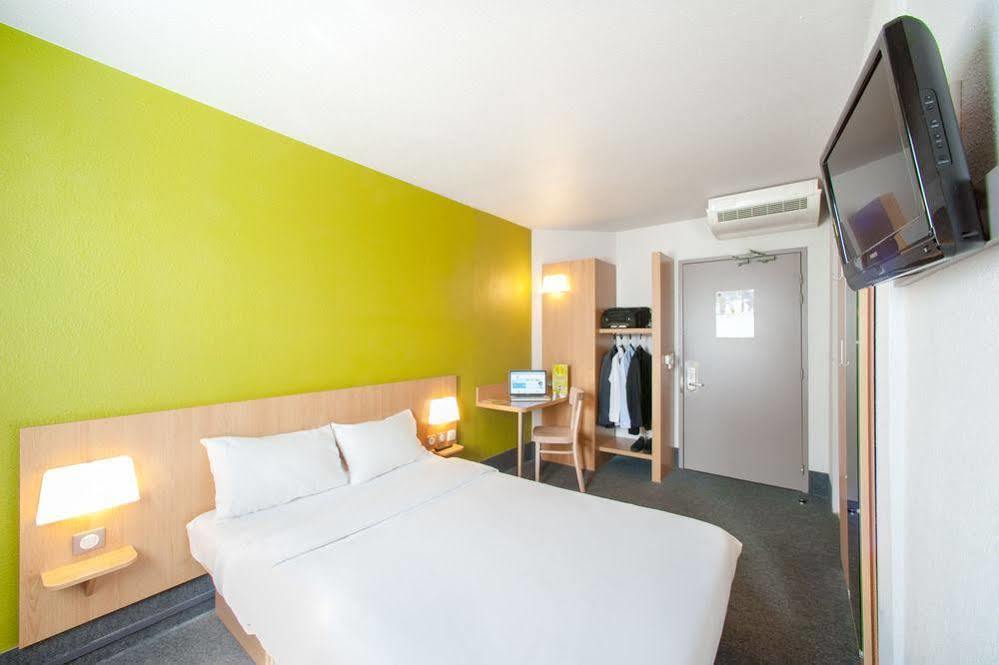 Hotel Restaurant Kyriad Direct Dijon Nord - Zenith - Toison D'Or Ngoại thất bức ảnh